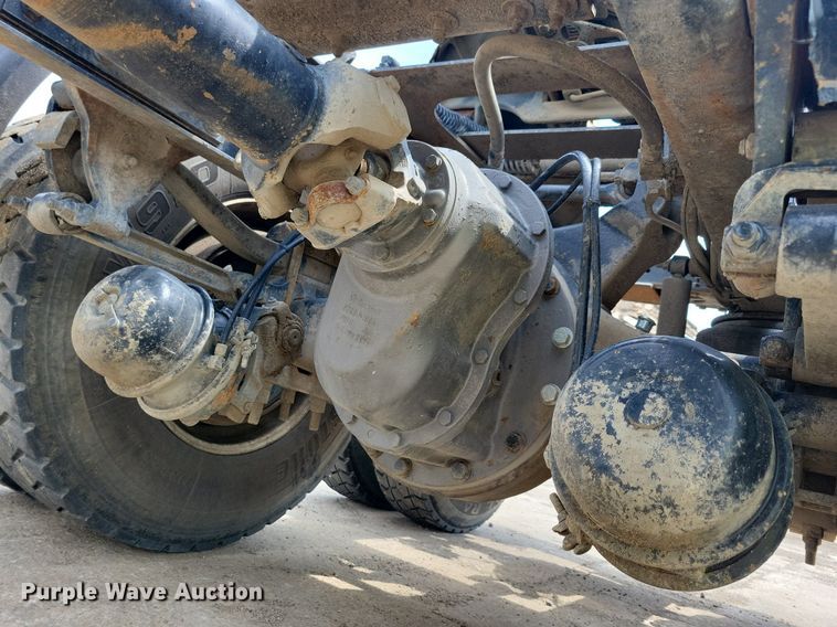 image for item JO9164 1994 Mack CH613  semi truck