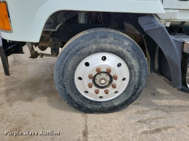 image for item JO9164 1994 Mack CH613  semi truck