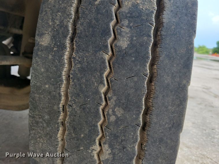 image for item JO9164 1994 Mack CH613  semi truck