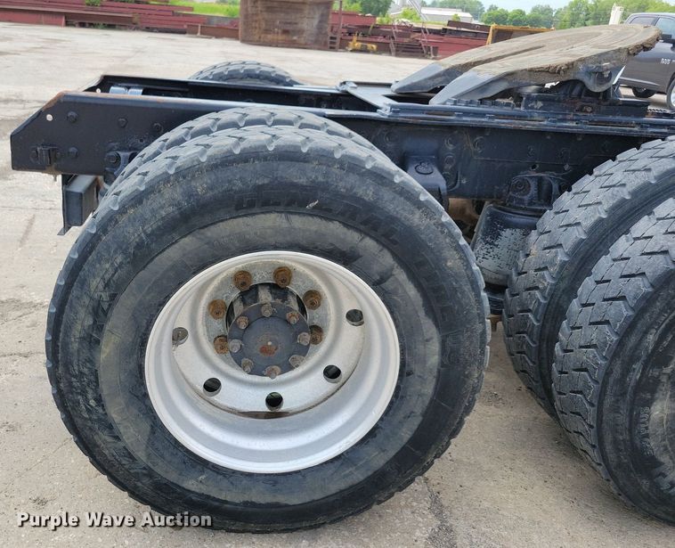 image for item JO9164 1994 Mack CH613  semi truck