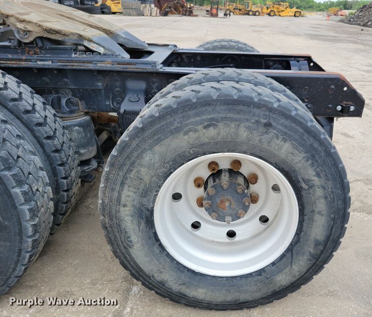 image for item JO9164 1994 Mack CH613  semi truck