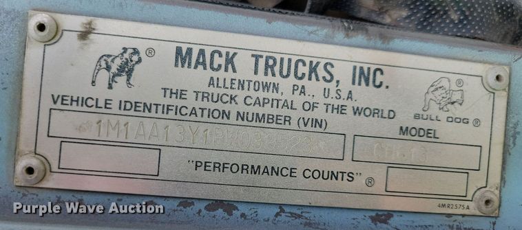 image for item JO9164 1994 Mack CH613  semi truck