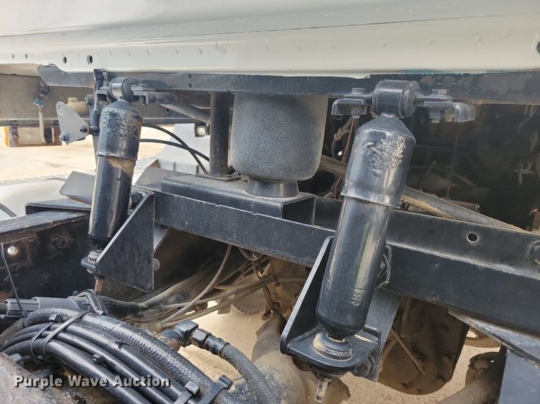 image for item JO9165 2005 Mack CXN613  semi truck