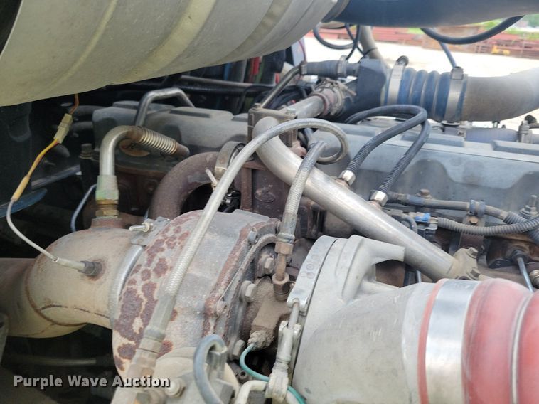 image for item JO9165 2005 Mack CXN613  semi truck