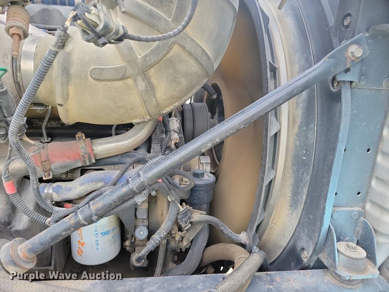 image for item JO9165 2005 Mack CXN613  semi truck