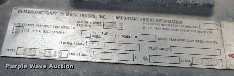 image for item JO9165 2005 Mack CXN613  semi truck