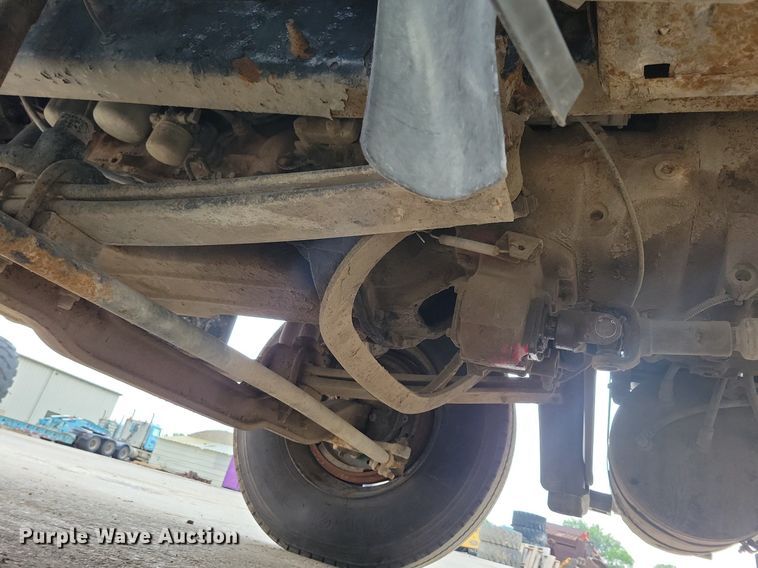 image for item JO9165 2005 Mack CXN613  semi truck