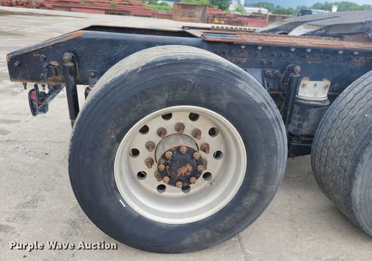 image for item JO9165 2005 Mack CXN613  semi truck