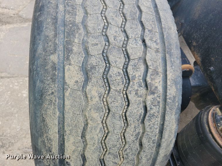 image for item JO9165 2005 Mack CXN613  semi truck