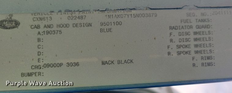 image for item JO9165 2005 Mack CXN613  semi truck