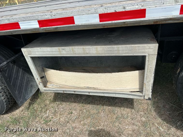image for item KL9079 1995 Utility  flatbed trailer