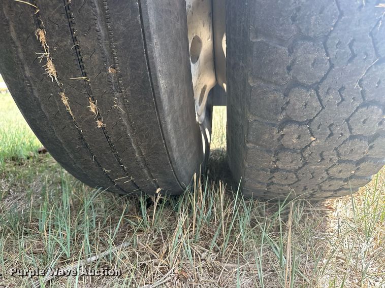 image for item KL9079 1995 Utility  flatbed trailer