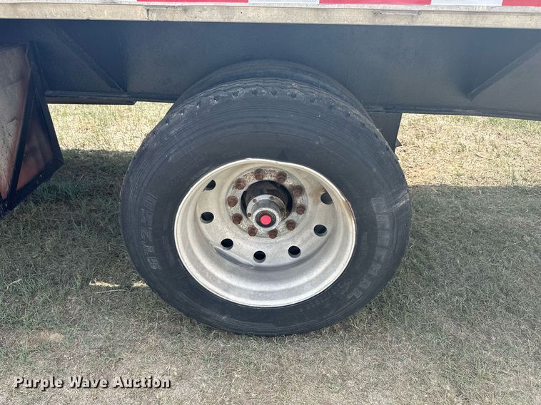 image for item KL9079 1995 Utility  flatbed trailer