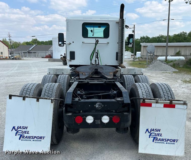 image for item LA9964 2017 Kenworth T680  semi truck