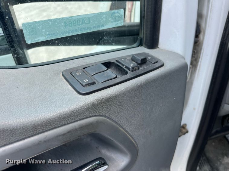 image for item LA9964 2017 Kenworth T680  semi truck