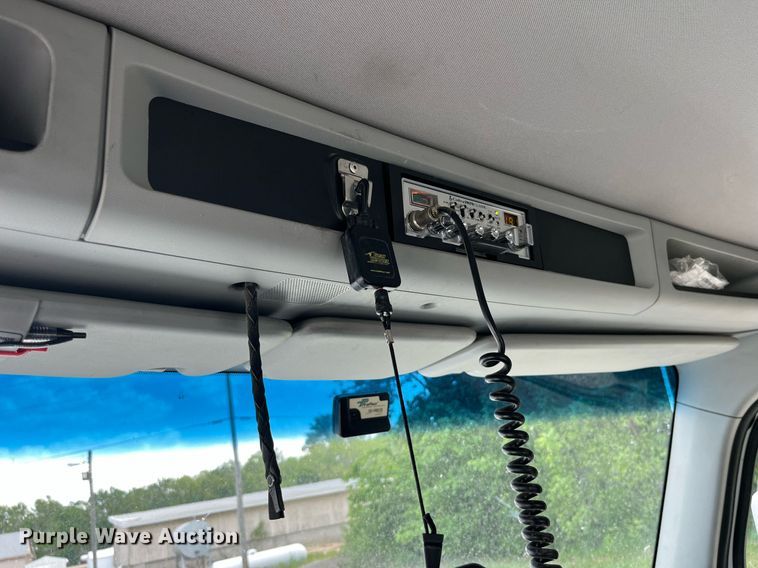 image for item LA9964 2017 Kenworth T680  semi truck