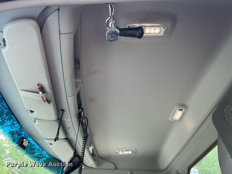 image for item LA9964 2017 Kenworth T680  semi truck