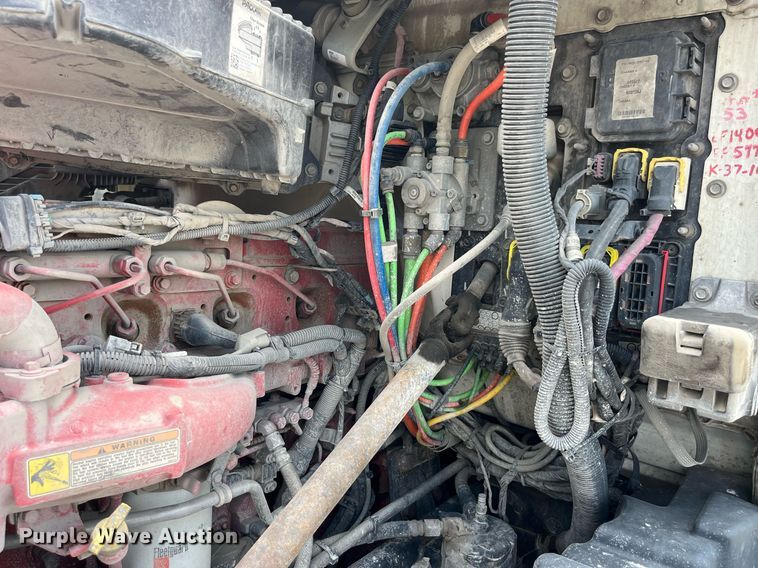 image for item LA9964 2017 Kenworth T680  semi truck