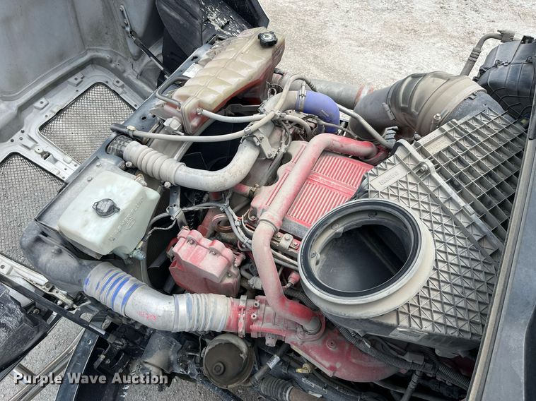 image for item LA9964 2017 Kenworth T680  semi truck