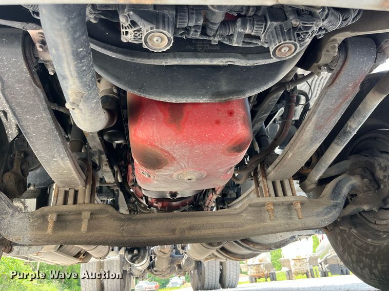 image for item LA9964 2017 Kenworth T680  semi truck