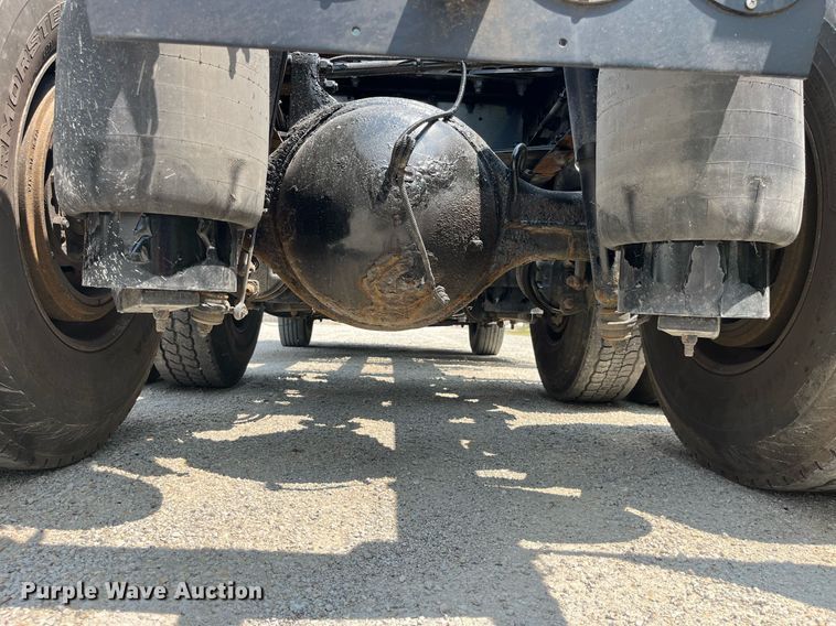 image for item LA9964 2017 Kenworth T680  semi truck