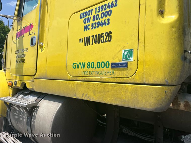 image for item LA9965 1997 Volvo WIA  semi truck