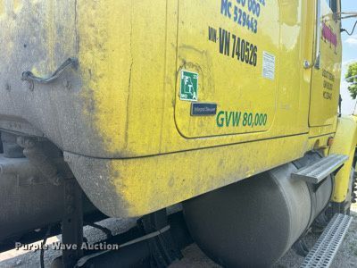 image for item LA9965 1997 Volvo WIA  semi truck