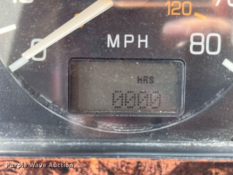 image for item LA9965 1997 Volvo WIA  semi truck