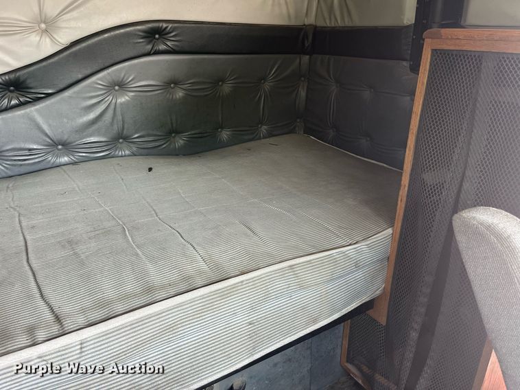 image for item LA9965 1997 Volvo WIA  semi truck