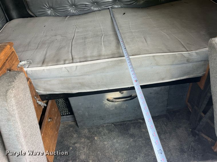 image for item LA9965 1997 Volvo WIA  semi truck