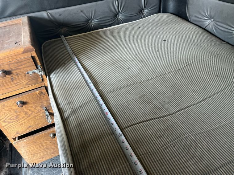 image for item LA9965 1997 Volvo WIA  semi truck