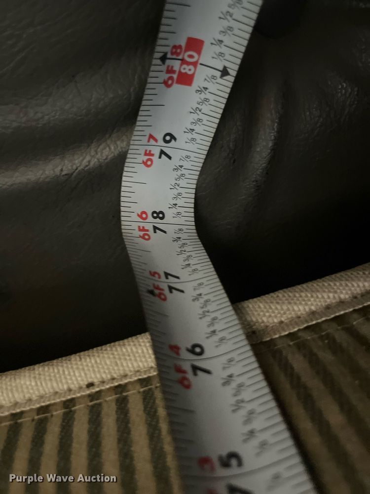 image for item LA9965 1997 Volvo WIA  semi truck