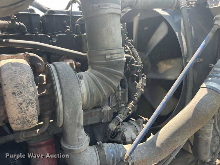 image for item LA9965 1997 Volvo WIA  semi truck