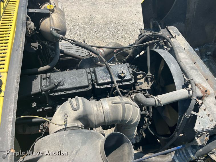 image for item LA9965 1997 Volvo WIA  semi truck