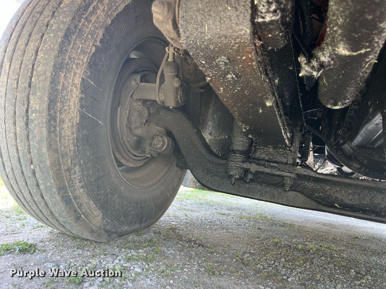 image for item LA9965 1997 Volvo WIA  semi truck