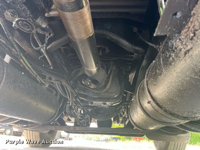 image for item LA9965 1997 Volvo WIA  semi truck