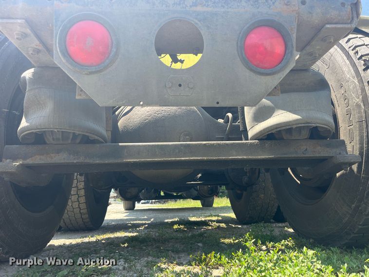 image for item LA9965 1997 Volvo WIA  semi truck