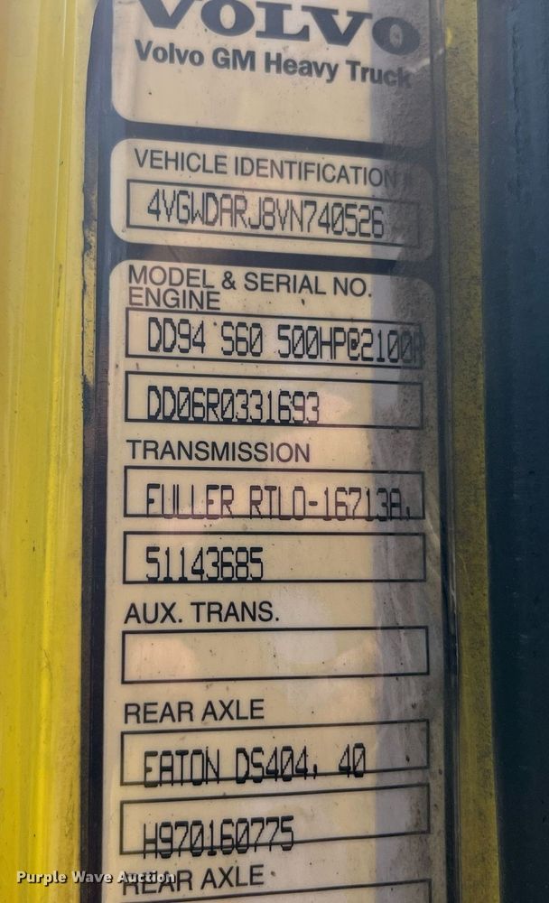 image for item LA9965 1997 Volvo WIA  semi truck