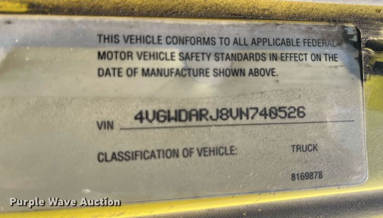 image for item LA9965 1997 Volvo WIA  semi truck