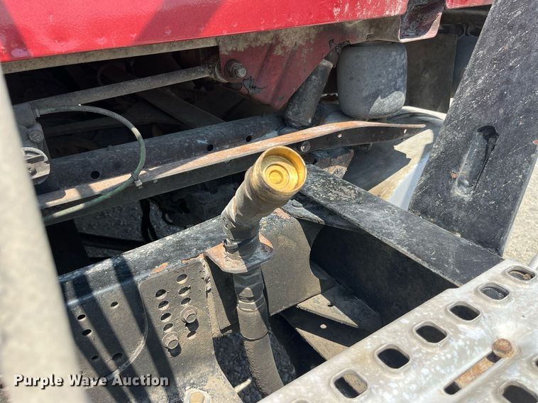 image for item LA9992 2010 Volvo VNL  semi truck