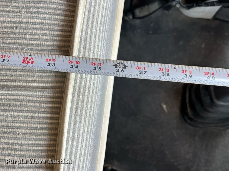 image for item LA9992 2010 Volvo VNL  semi truck