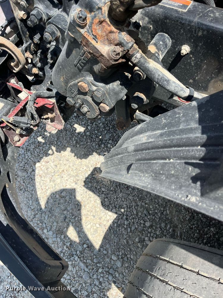 image for item LA9992 2010 Volvo VNL  semi truck