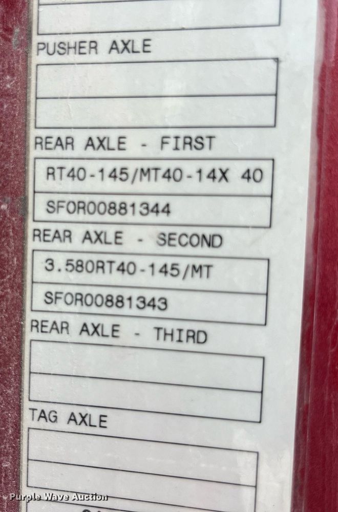 image for item LA9992 2010 Volvo VNL  semi truck