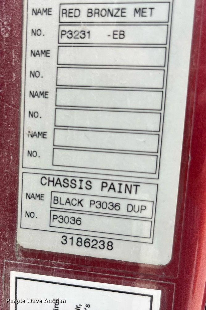 image for item LA9992 2010 Volvo VNL  semi truck