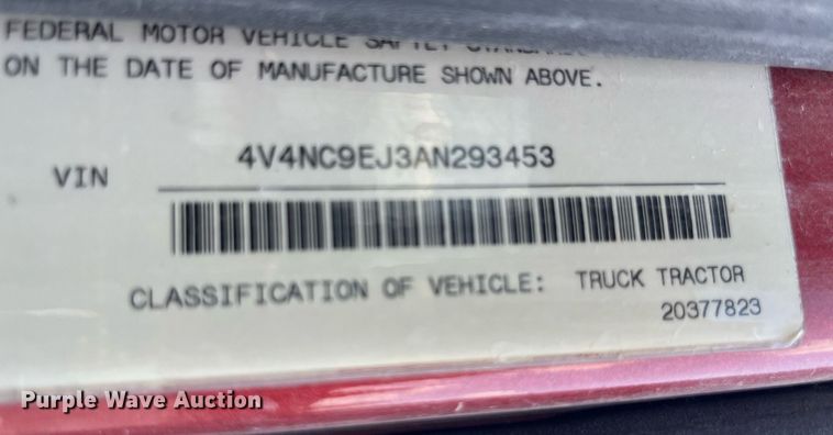 image for item LA9992 2010 Volvo VNL  semi truck