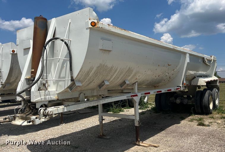 image for item LA9994 1998 Travis  end dump trailer
