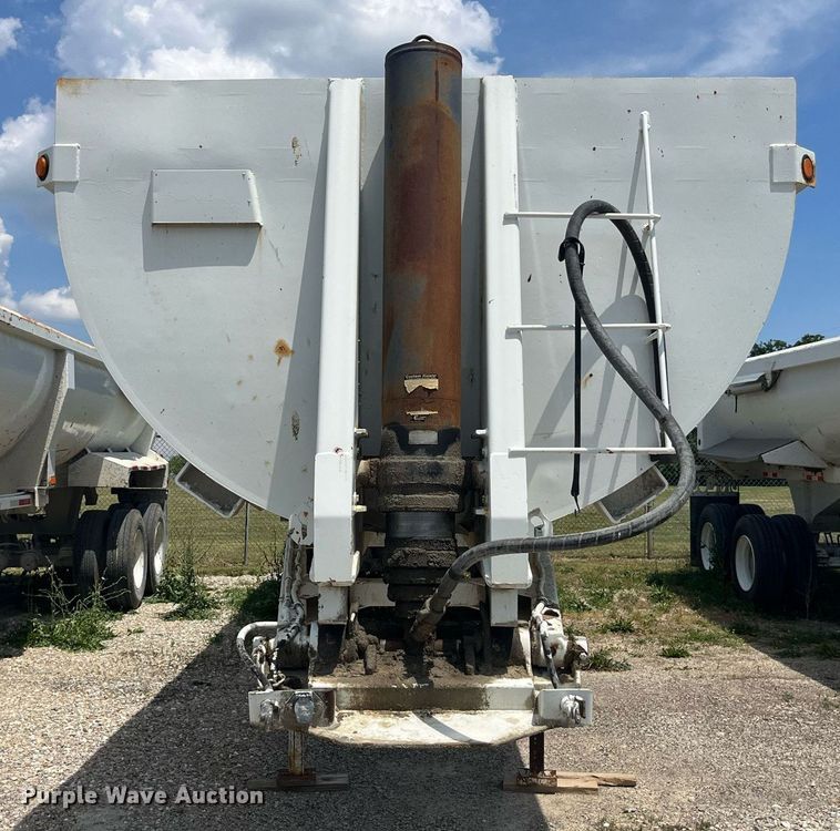 image for item LA9994 1998 Travis  end dump trailer