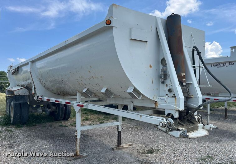 image for item LA9994 1998 Travis  end dump trailer