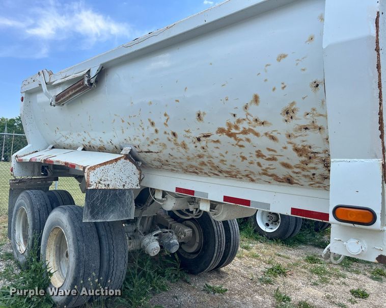 image for item LA9994 1998 Travis  end dump trailer