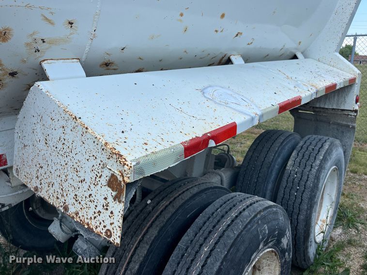 image for item LA9994 1998 Travis  end dump trailer